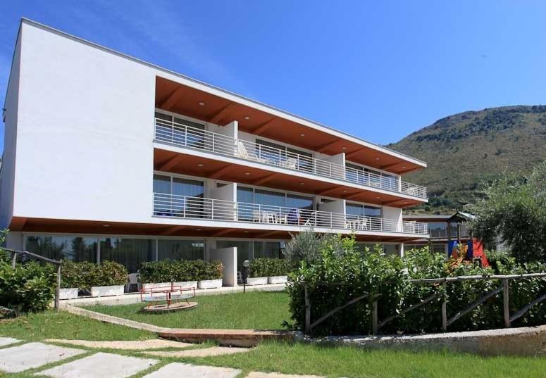 Sporting Club Resort Praia a Mare Eksteriør billede